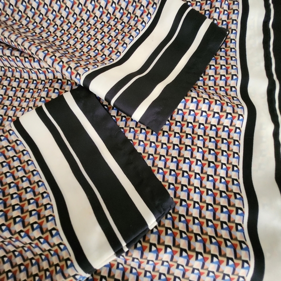 Top - Picture 3 of 4